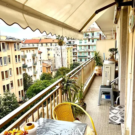 Center Aviva's-home * Niza